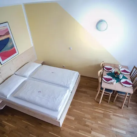 One-bedroom In St.georgen A.kreischb.